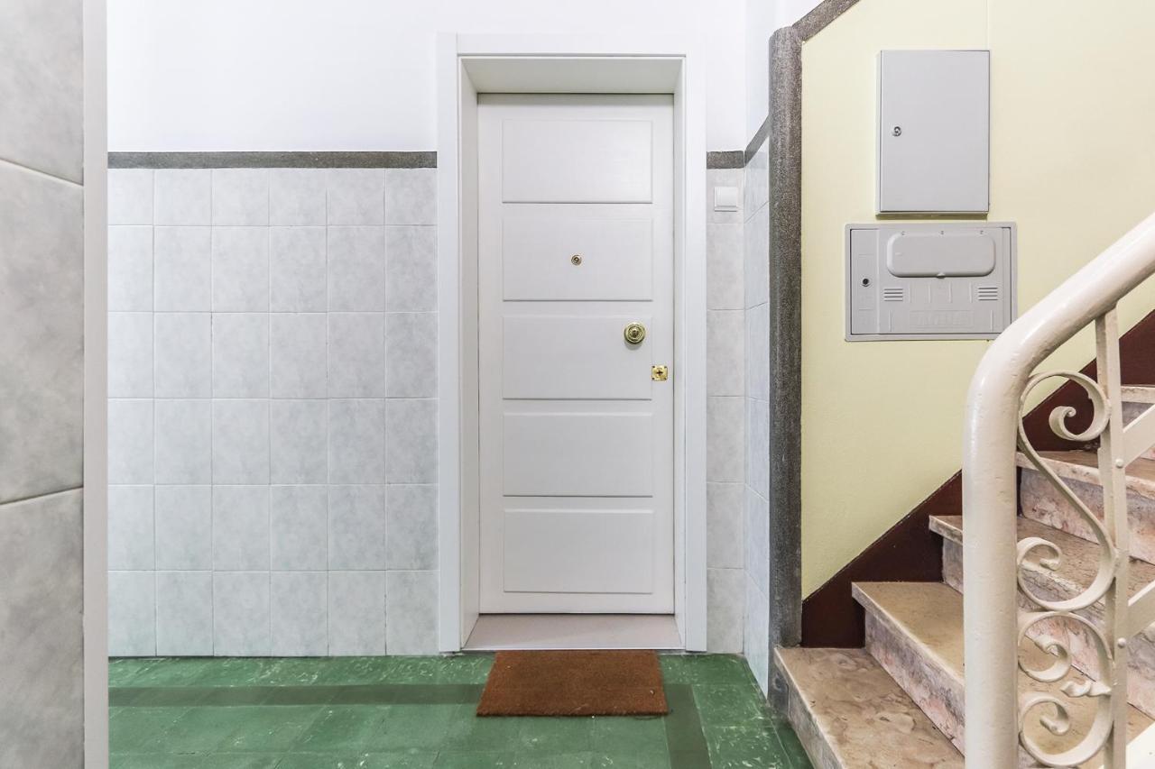 Vita Portucale ! Moscavide Casa Branca W/ Terrace Лісабон Екстер'єр фото